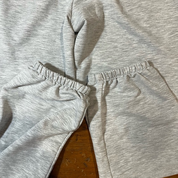 Puma Grey Sweatpants Size Medium - Picture 3 of 6